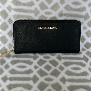 Micheal Kors wallet
